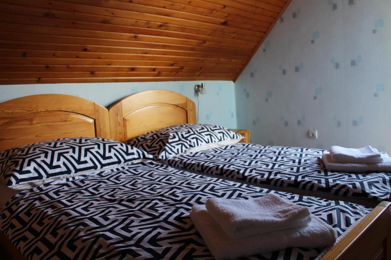 Lizi Apartman Alsoors Exterior photo